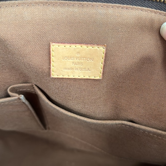 Louis Vuitton Tivoli GM bag - Picture 12 of 16